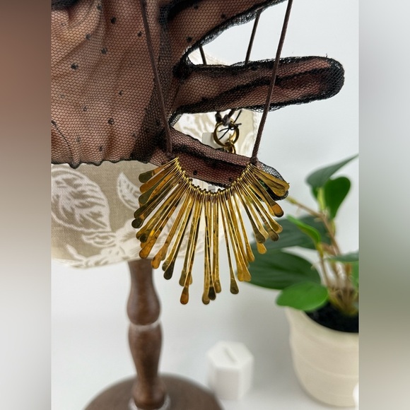 Aureus + Argent Gold Statement Necklace ✨ - Picture 5 of 9